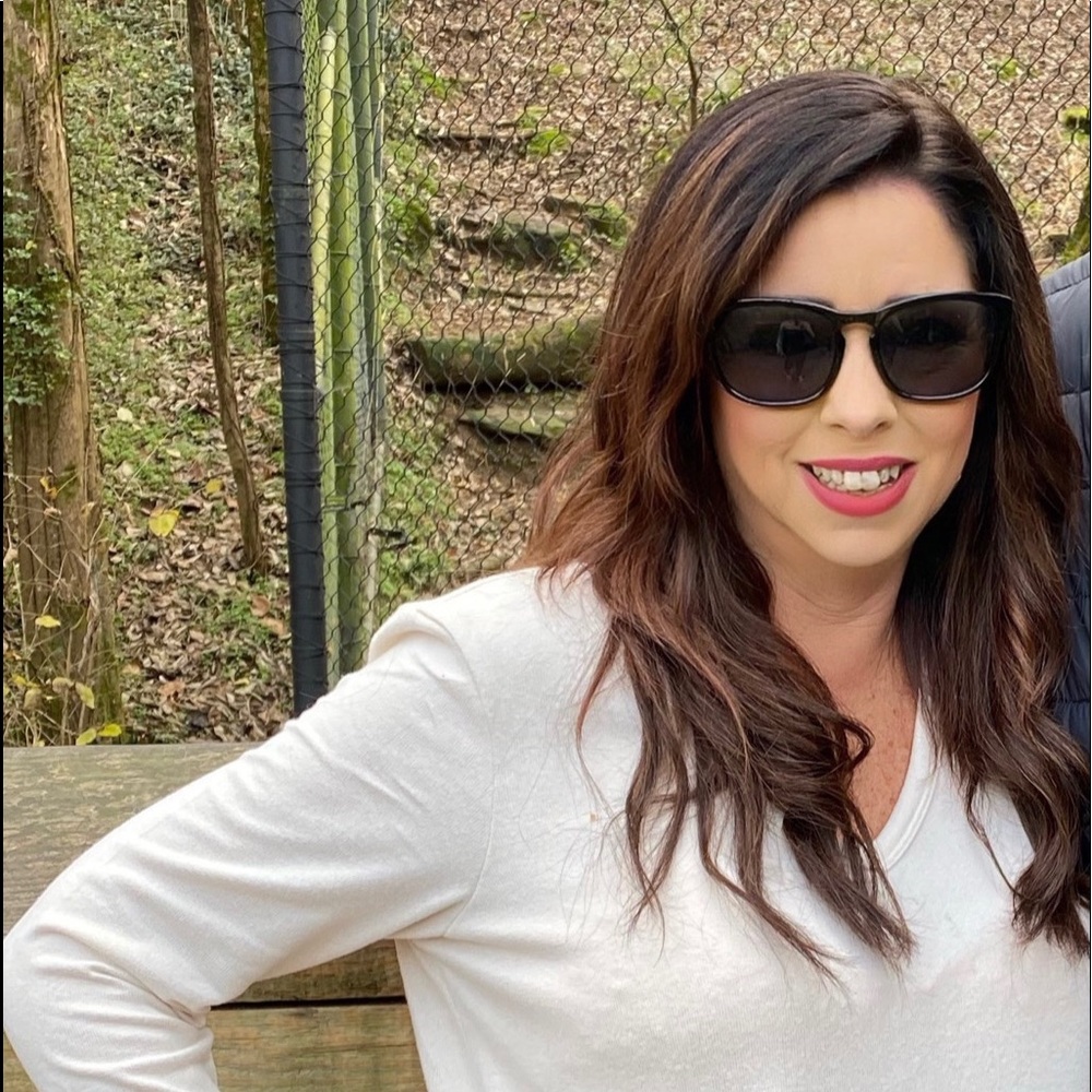 Meet your Posher, Debbie